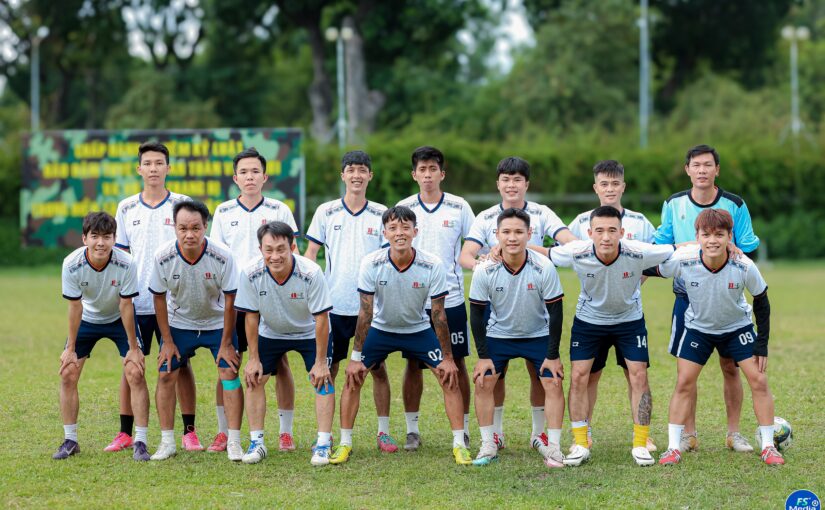 KHÔNG CHỈ LÀ BÓNG ĐÁ – ĐÓ LÀ CÒN LÀ TINH THẦN ĐỒNG ĐỘI !